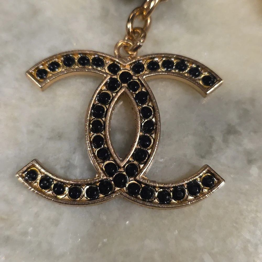 CHANEL Gold and Black Iconic Charm Key / Bag Holder - Picture 2 of 3